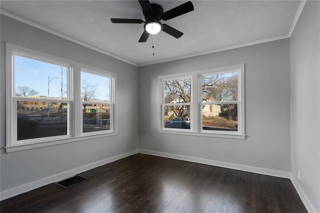 6004 Forest Avenue — photo 20