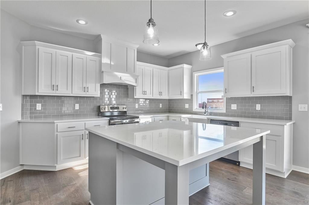 Photo 17 of 37 - 16458 S Elmridge Street