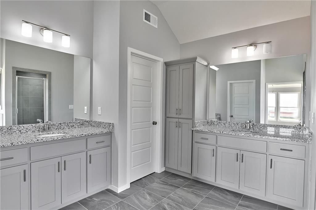 Photo 21 of 37 - 16458 S Elmridge Street