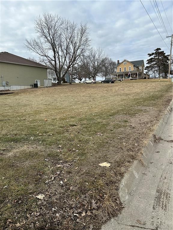 524 E 4th Street — photo 2