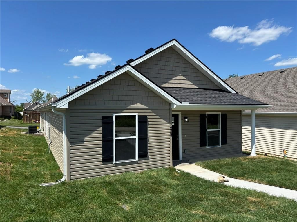 4909 S Creek Woods Drive, St Joseph, MO