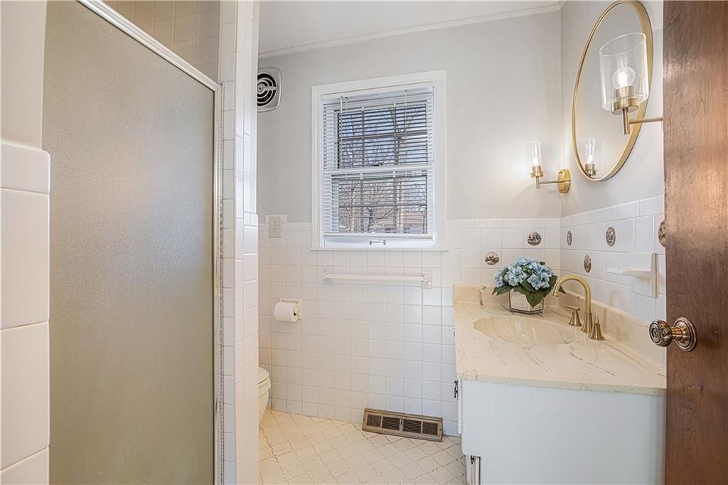 8409 Ward Parkway — photo 10