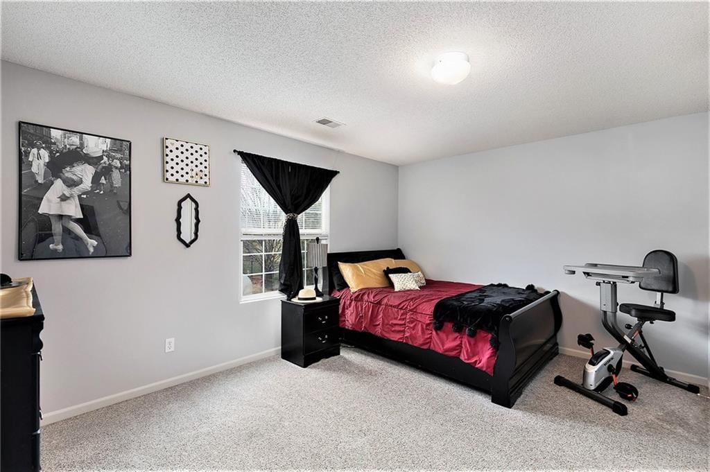 5533 N Fairmount Avenue — photo 14