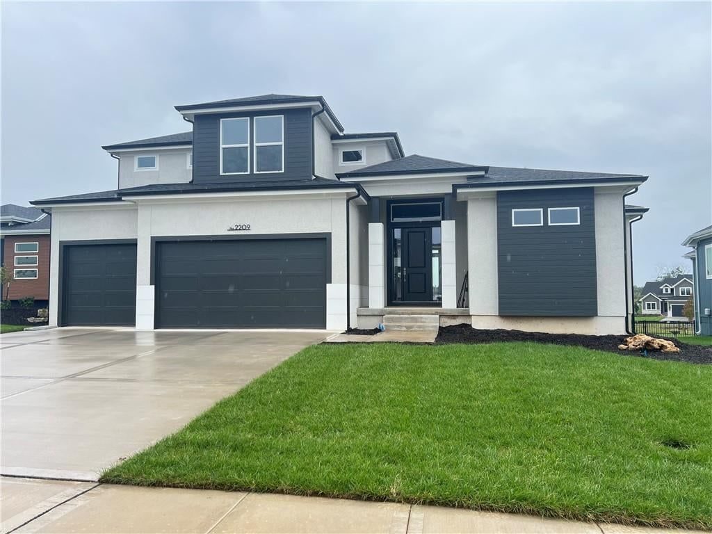 2209 W 176th Place, Overland Park, KS