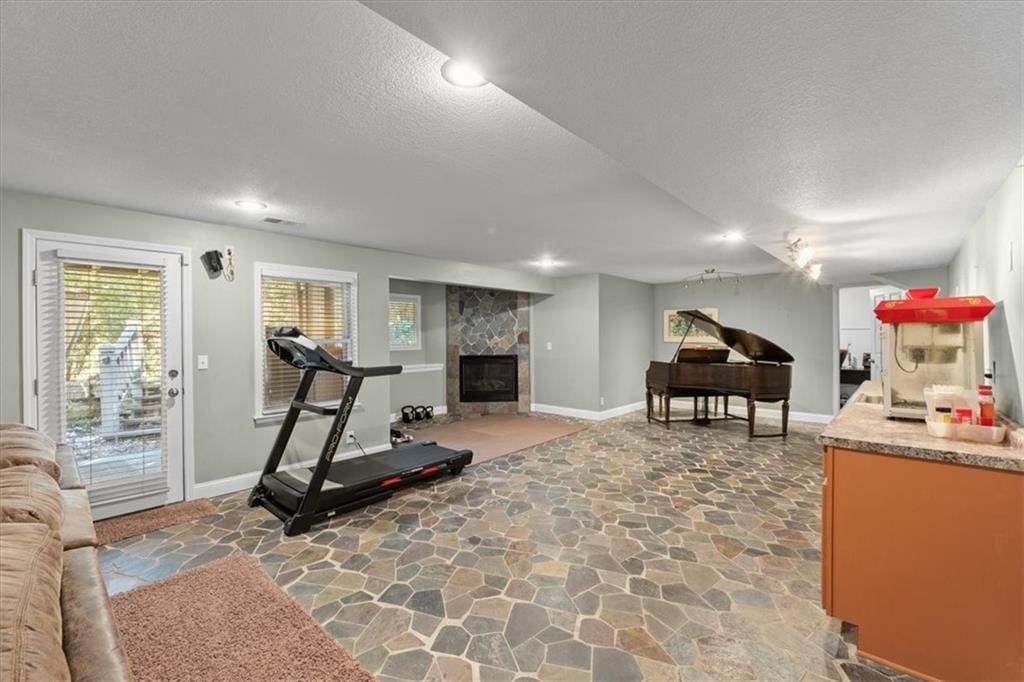 7665 Lichtenauer Court — photo 35