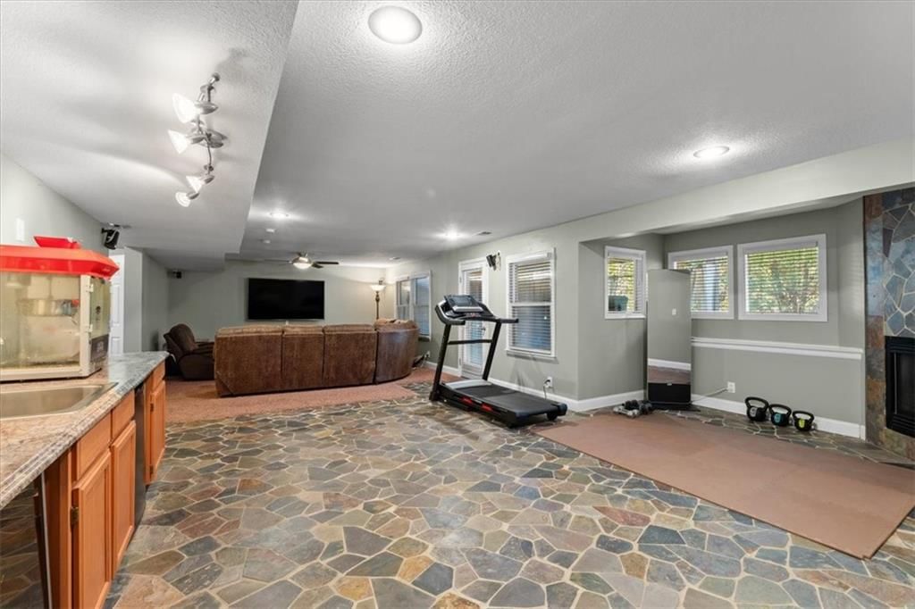 7665 Lichtenauer Court — photo 36