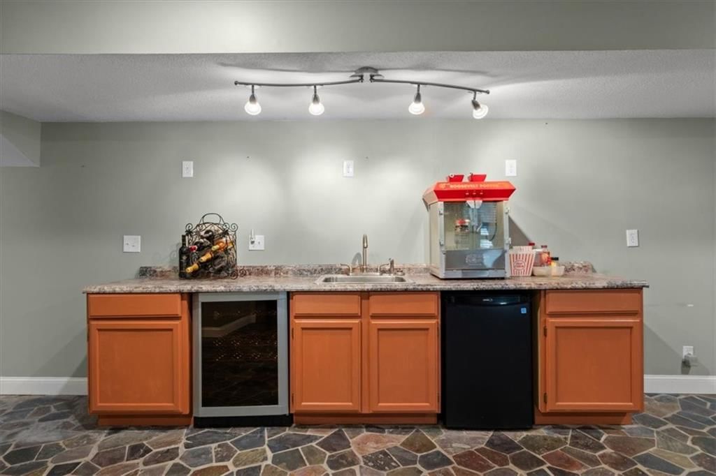7665 Lichtenauer Court — photo 38