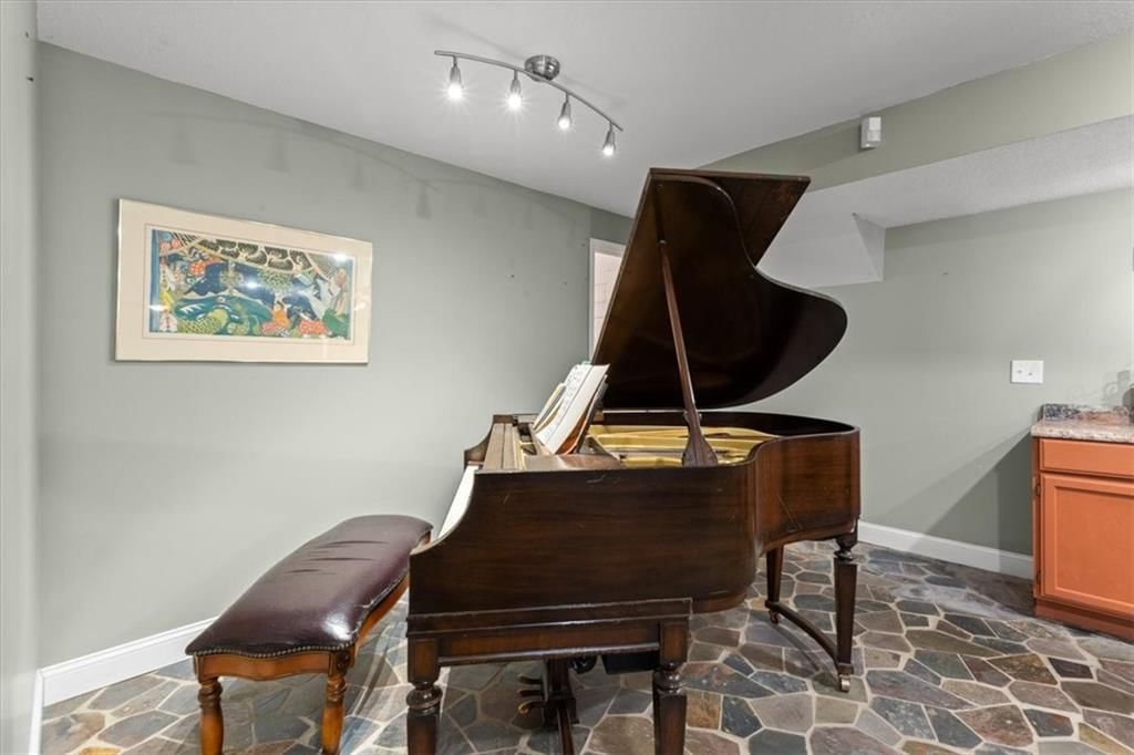 7665 Lichtenauer Court — photo 39
