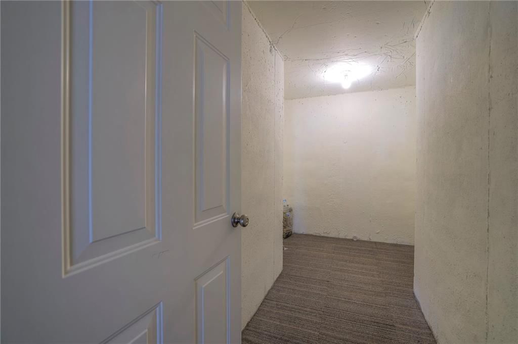 22622 COLE Court — photo 37