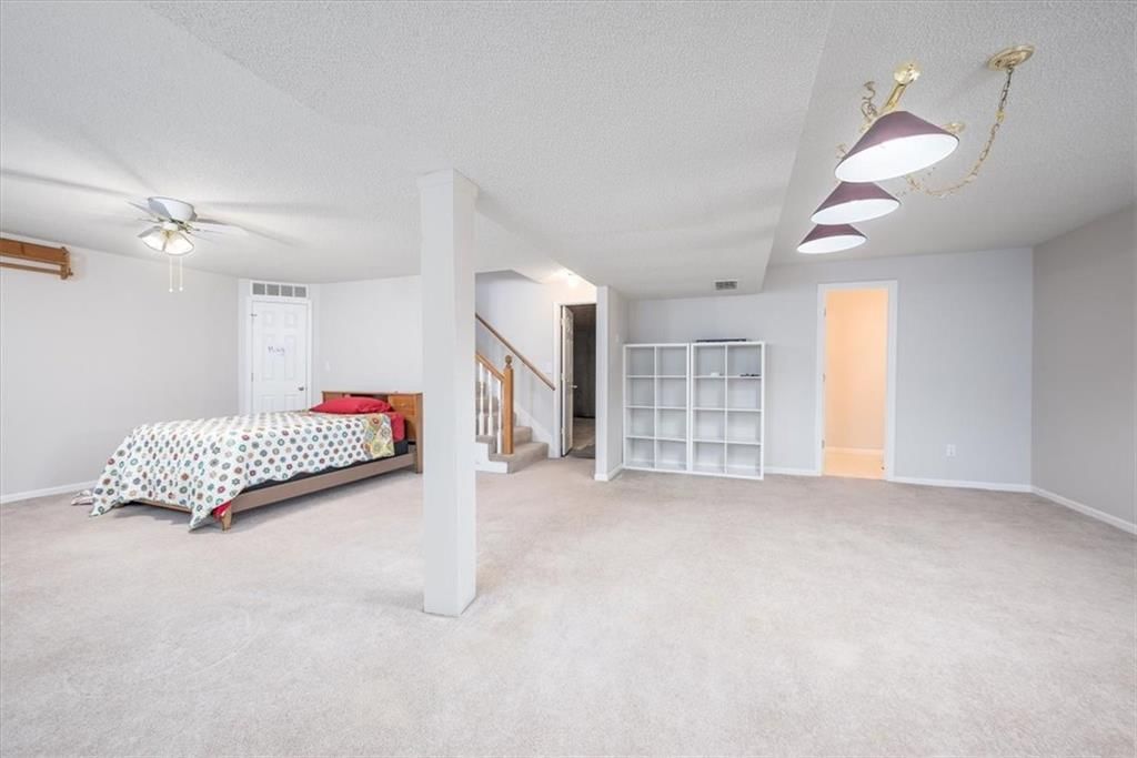 909 Village Street — photo 18