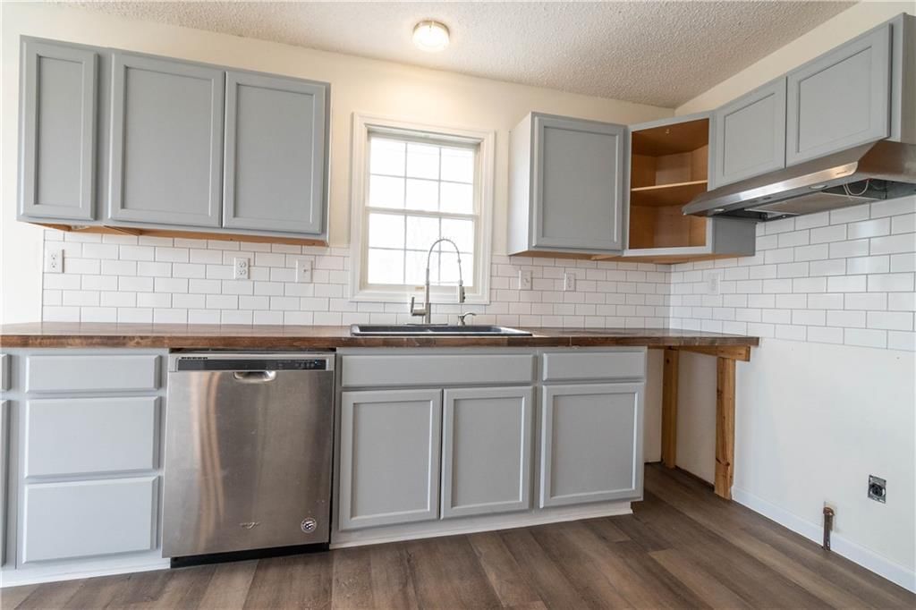 Photo 16 of 31 - 1626 N 4th Street