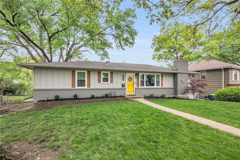6720 N Wayne Avenue — photo 2