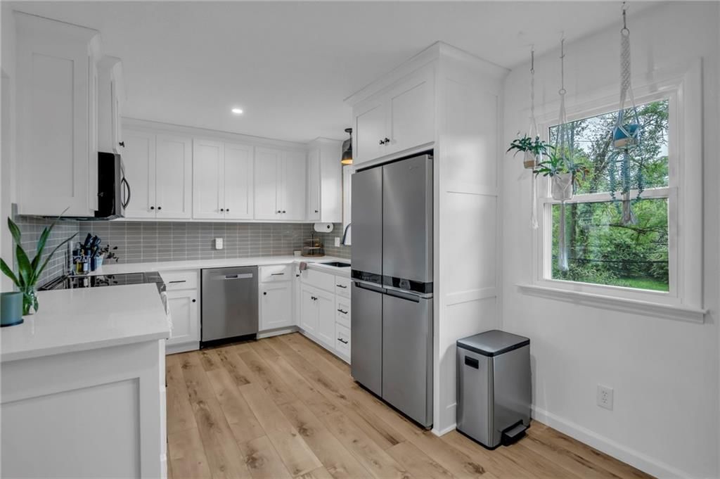 6720 N Wayne Avenue — photo 13