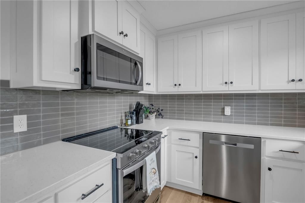 6720 N Wayne Avenue — photo 14