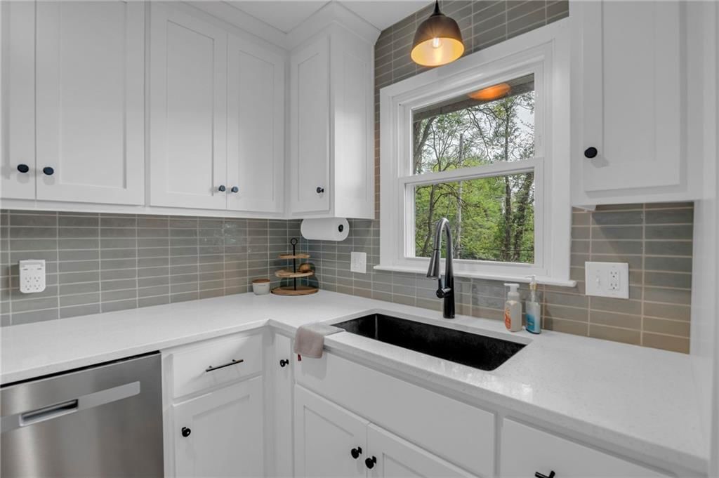 6720 N Wayne Avenue — photo 17