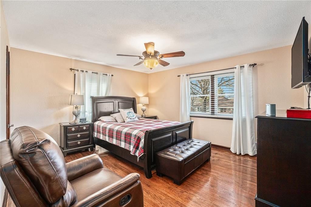 5015 Waverly Avenue — photo 10