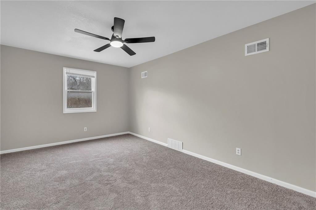1021/1023 Shawnee Street — photo 10