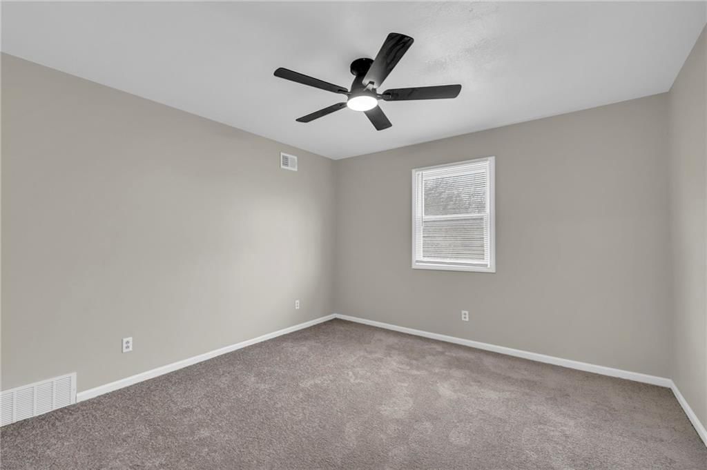 1021/1023 Shawnee Street — photo 13