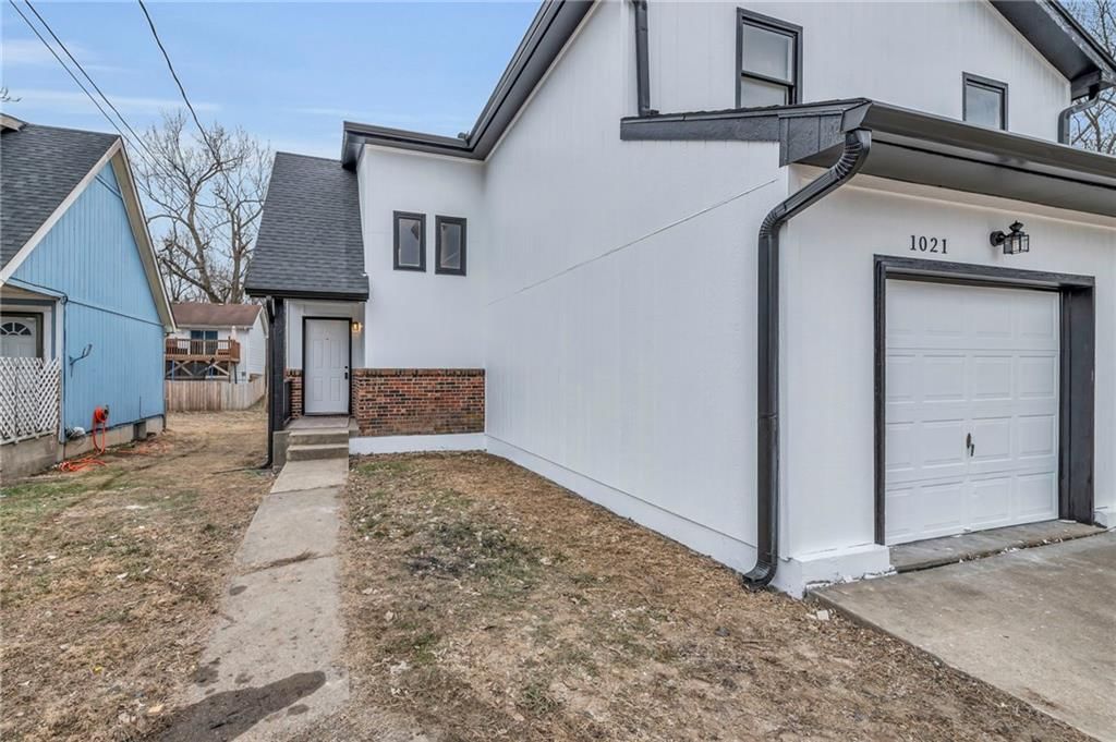 1021/1023 Shawnee Street — photo 16