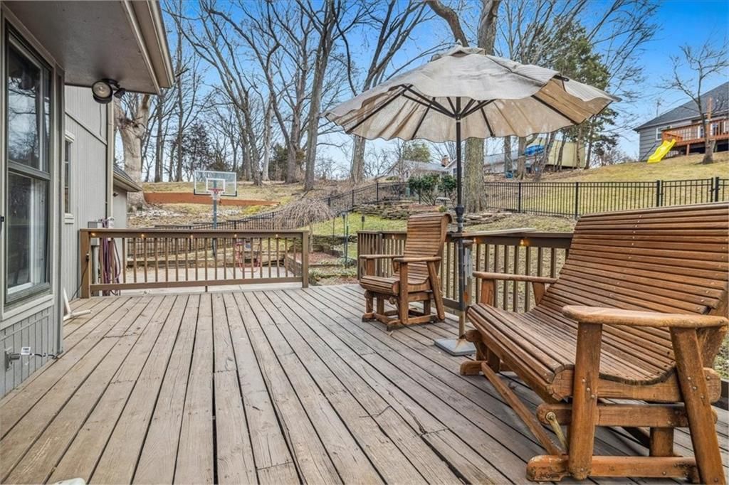 613 NW 44th Street — photo 30