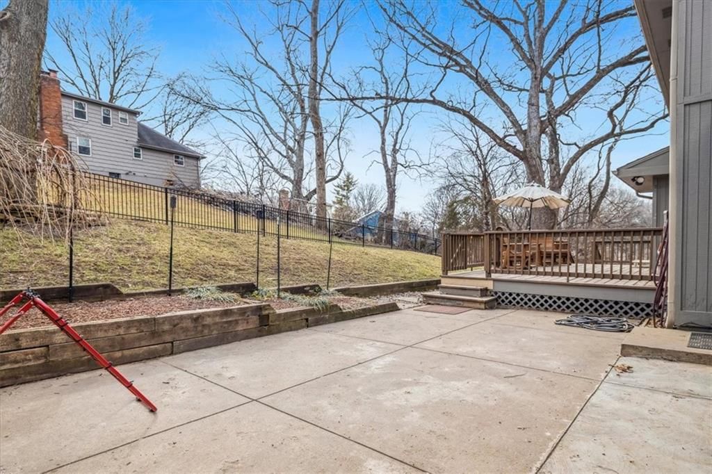613 NW 44th Street — photo 32