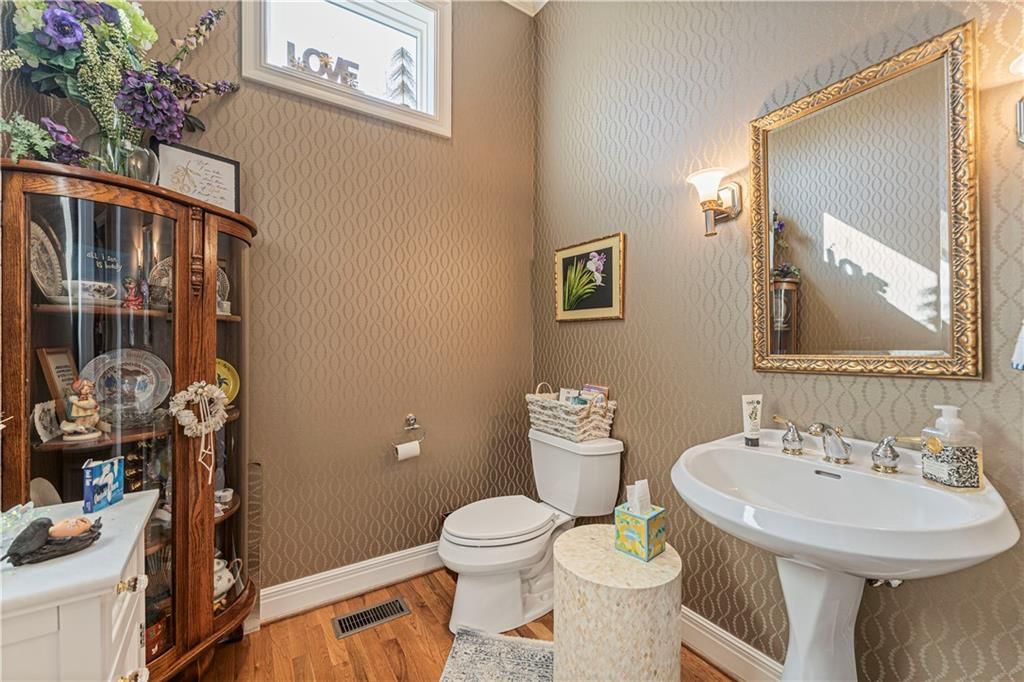 6402 Warwick Street — photo 18