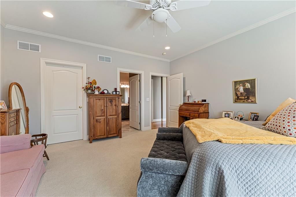 6402 Warwick Street — photo 27
