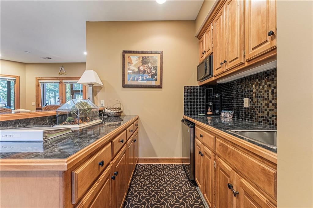 6402 Warwick Street — photo 32