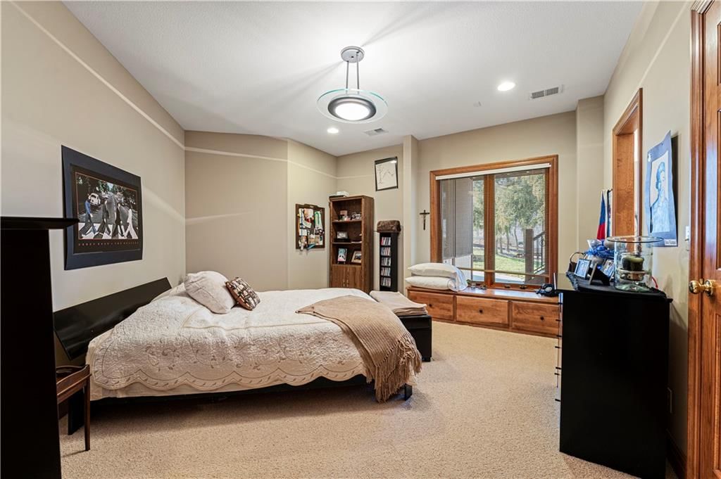 6402 Warwick Street — photo 36
