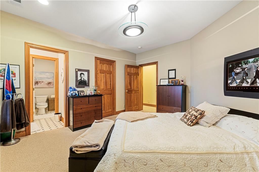 6402 Warwick Street — photo 37