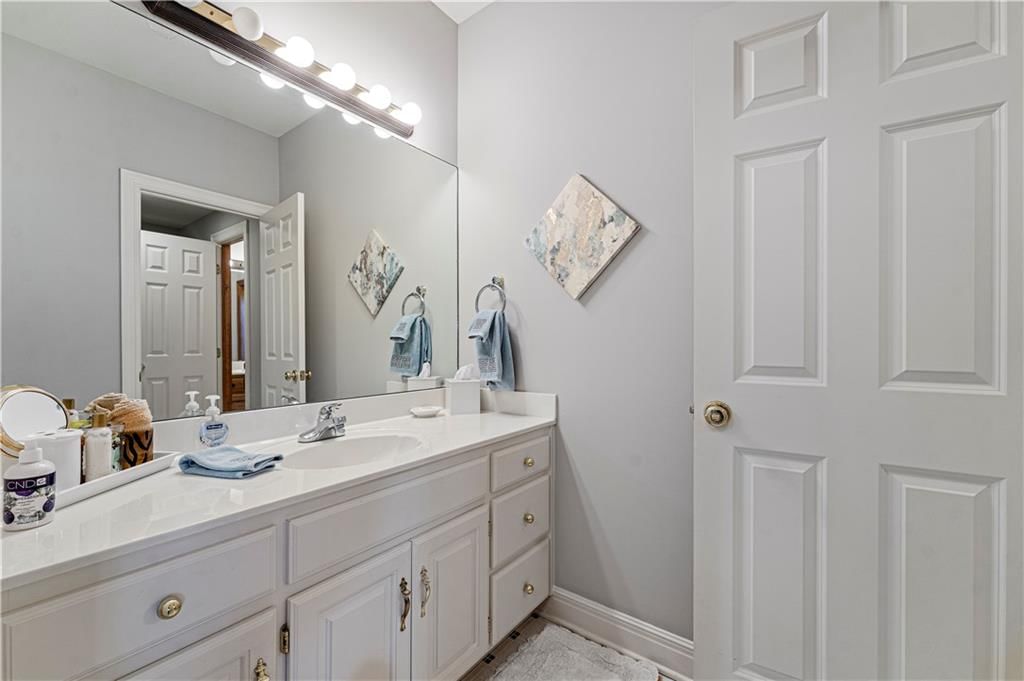 6402 Warwick Street — photo 39
