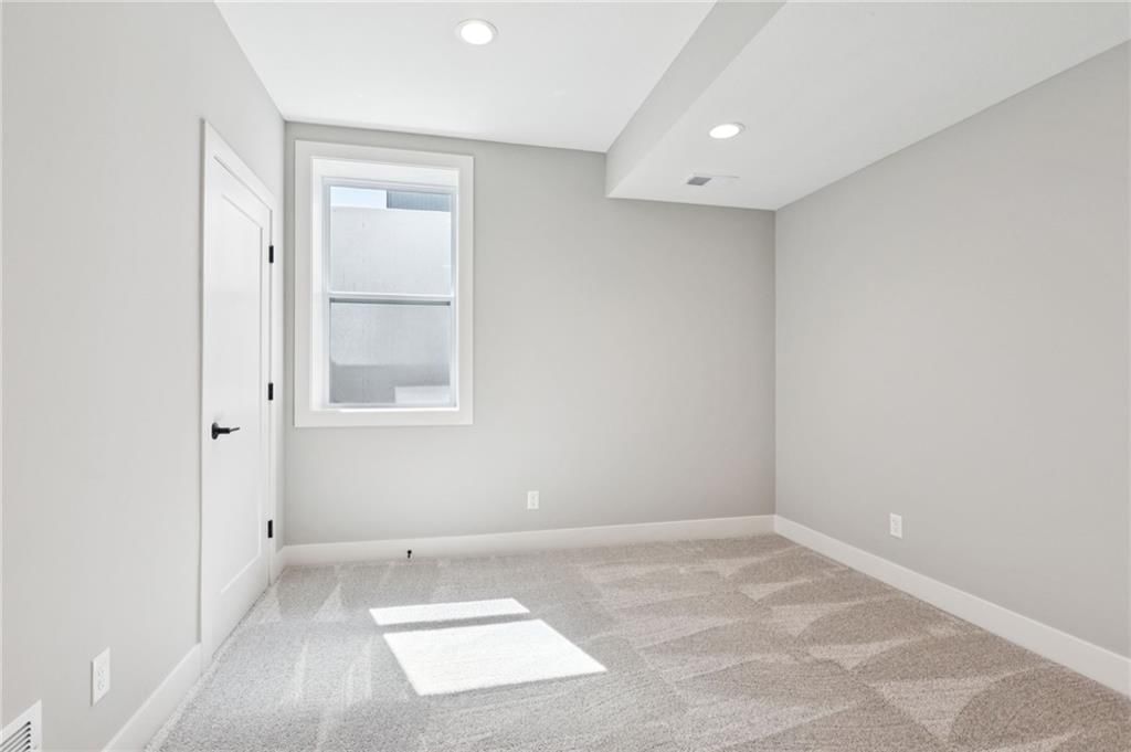11463 S Aurora Street — photo 46