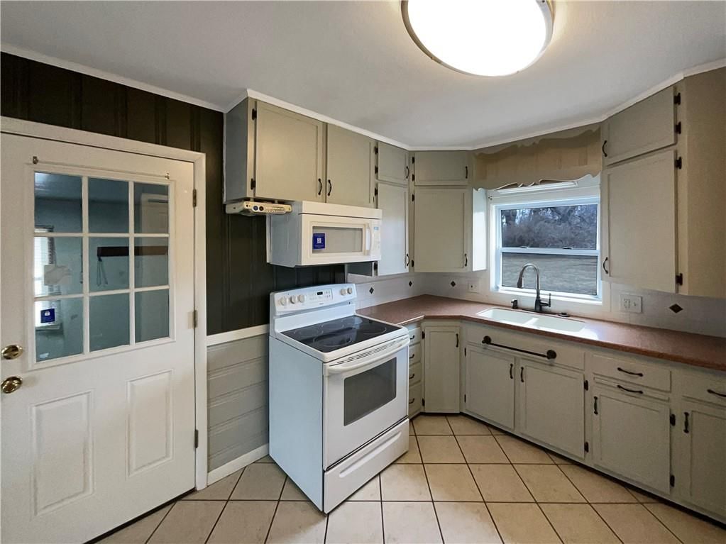 300 NE 57th Street — photo 13