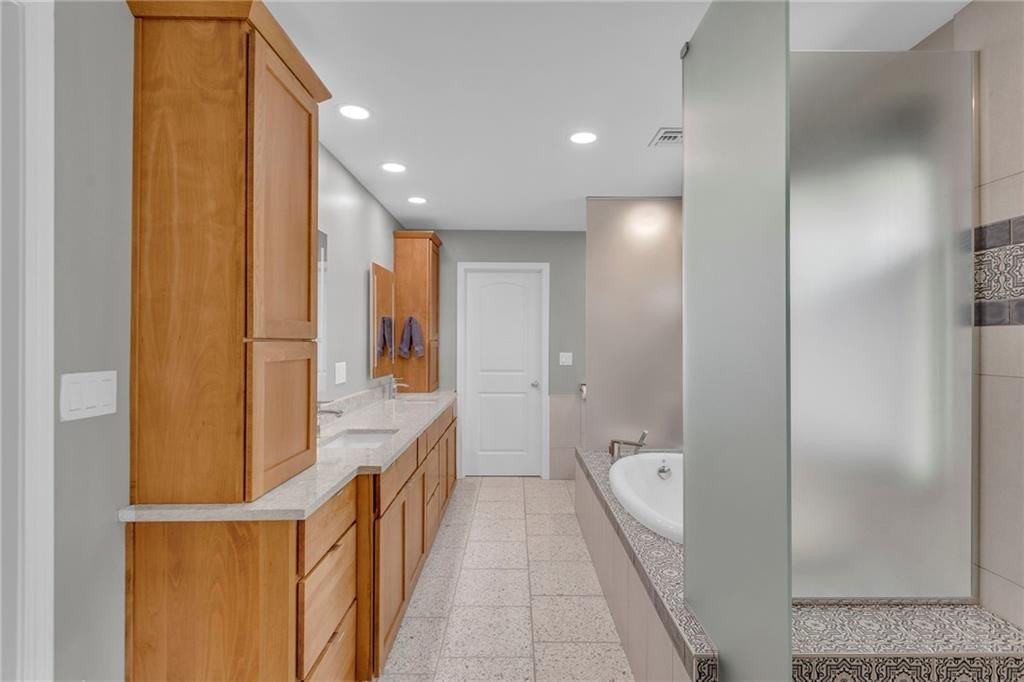 5419 W 100th Street — photo 33