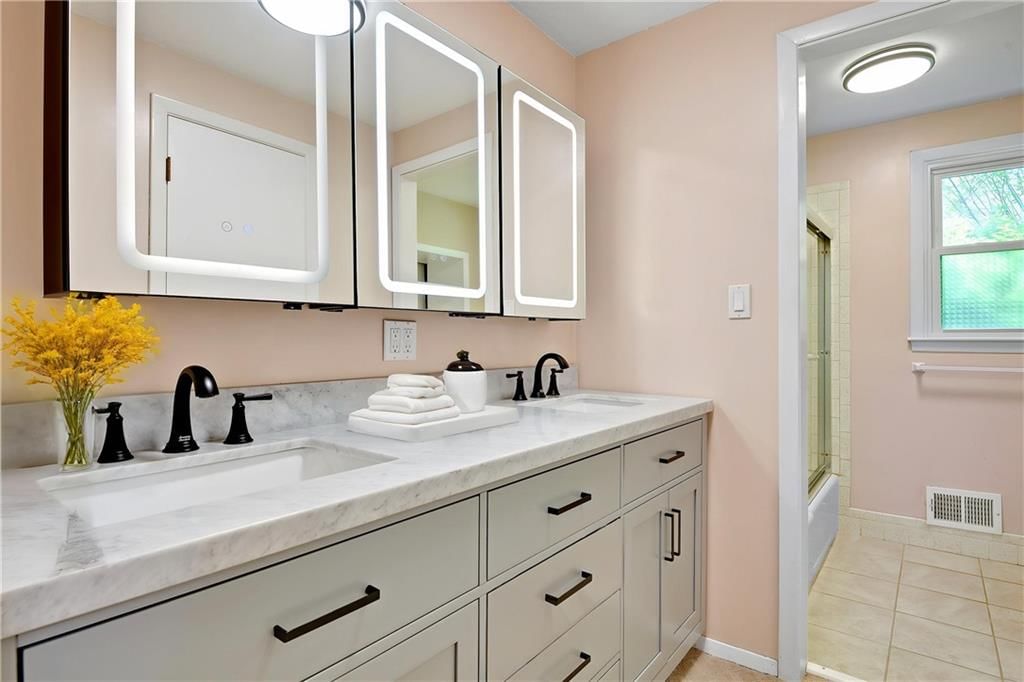 11001 Jackson Avenue — photo 22