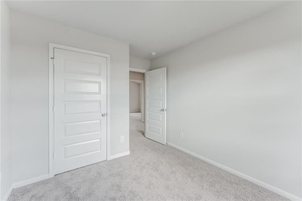 Photo 12 of 22 - 4033 Flora Avenue
