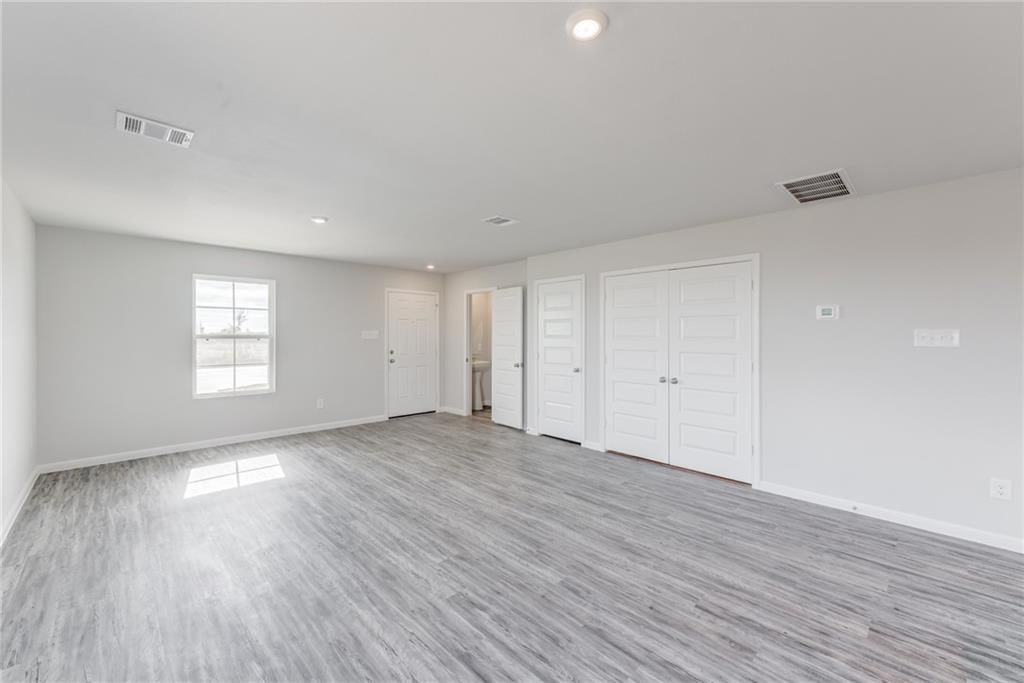 Photo 3 of 22 - 4024 Highland Avenue