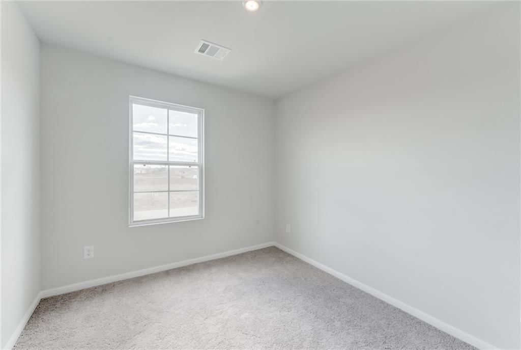Photo 11 of 22 - 4024 Highland Avenue