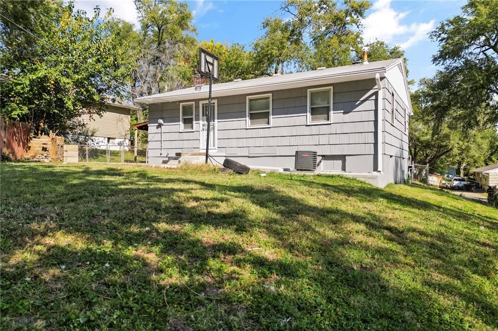 7715 E 47th Terrace — photo 25