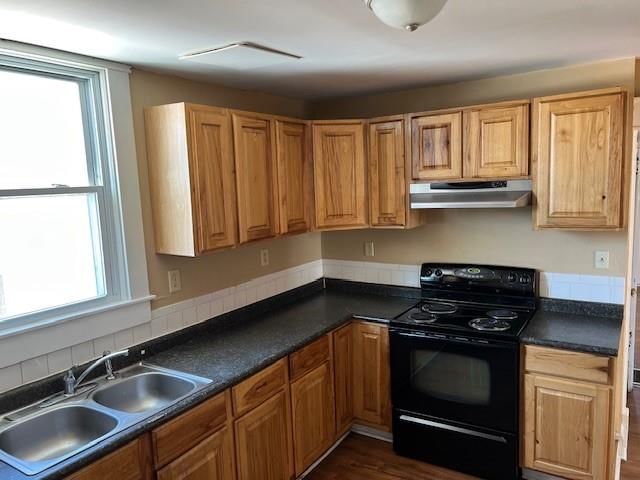Photo 6 of 17 - 2628 Olive Street