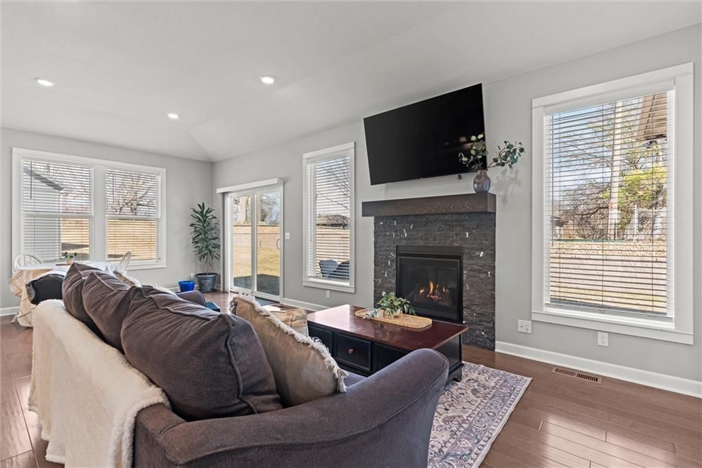 8715 N Allenton Avenue — photo 13