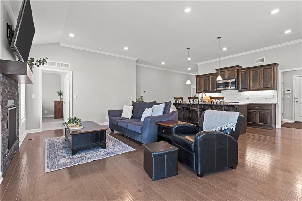 8715 N Allenton Avenue — photo 14