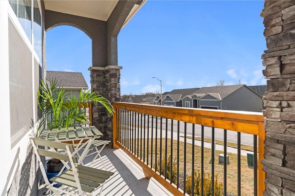 8715 N Allenton Avenue — photo 37