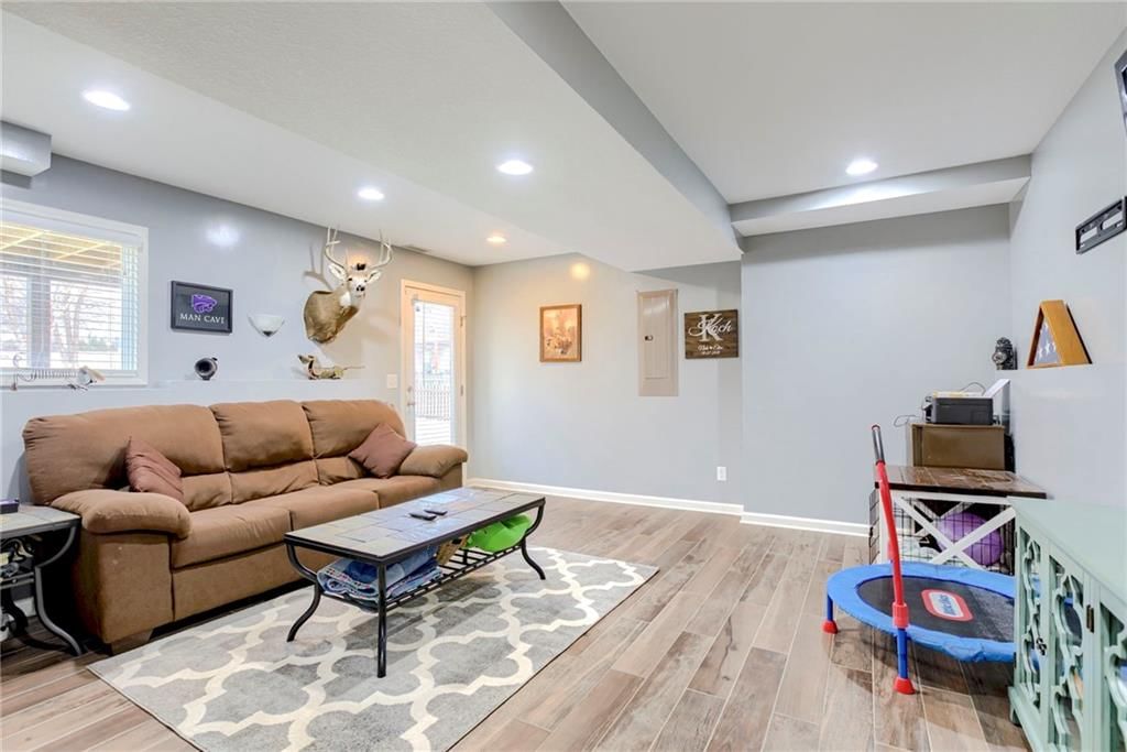 13701 BERGER Avenue — photo 17