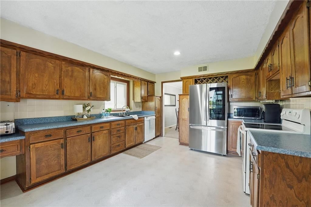 6705 Noland Road — photo 10