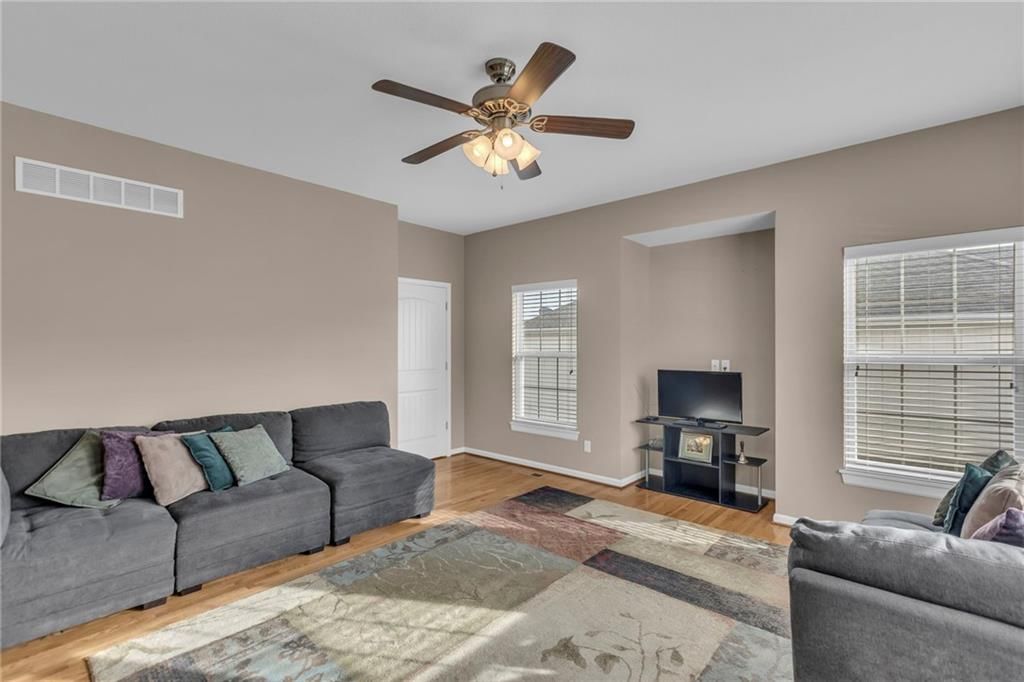 1630 Fall Creek Drive — photo 5