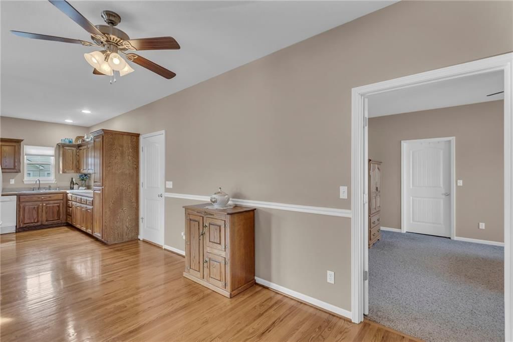 1630 Fall Creek Drive — photo 9