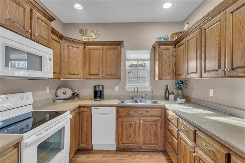 1630 Fall Creek Drive — photo 10