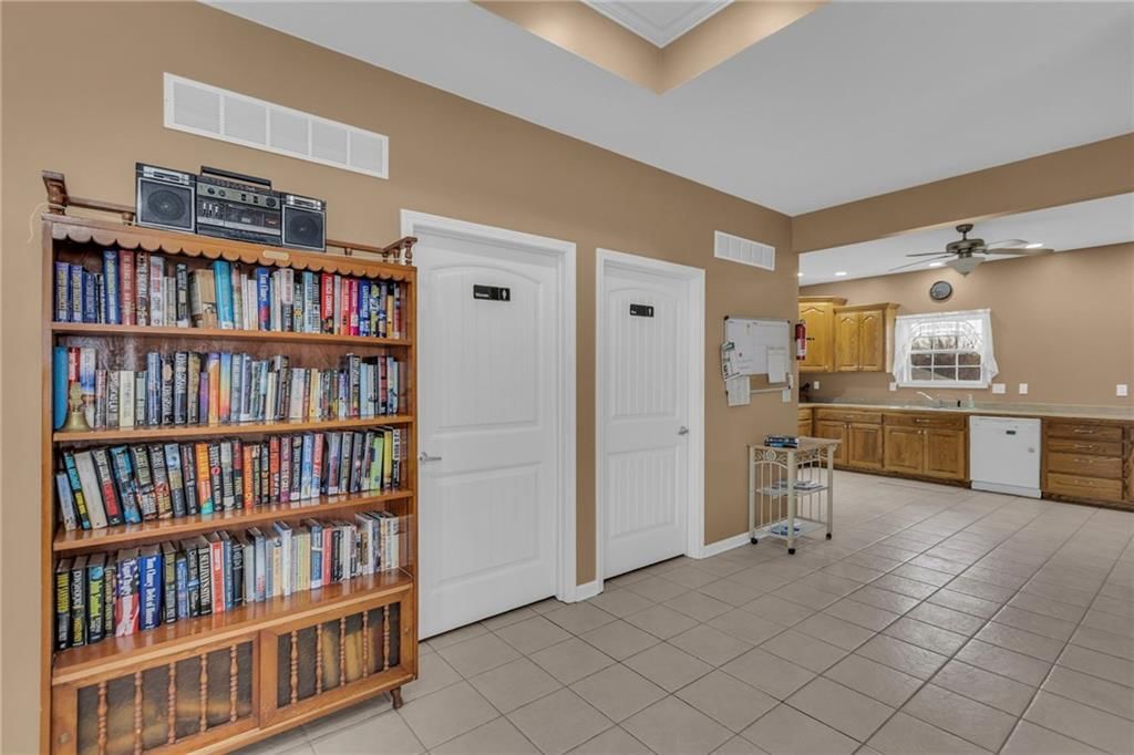 1630 Fall Creek Drive — photo 45