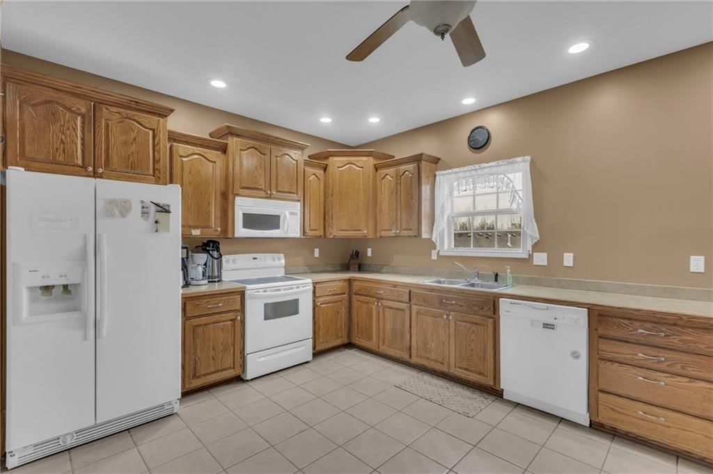 1630 Fall Creek Drive — photo 46